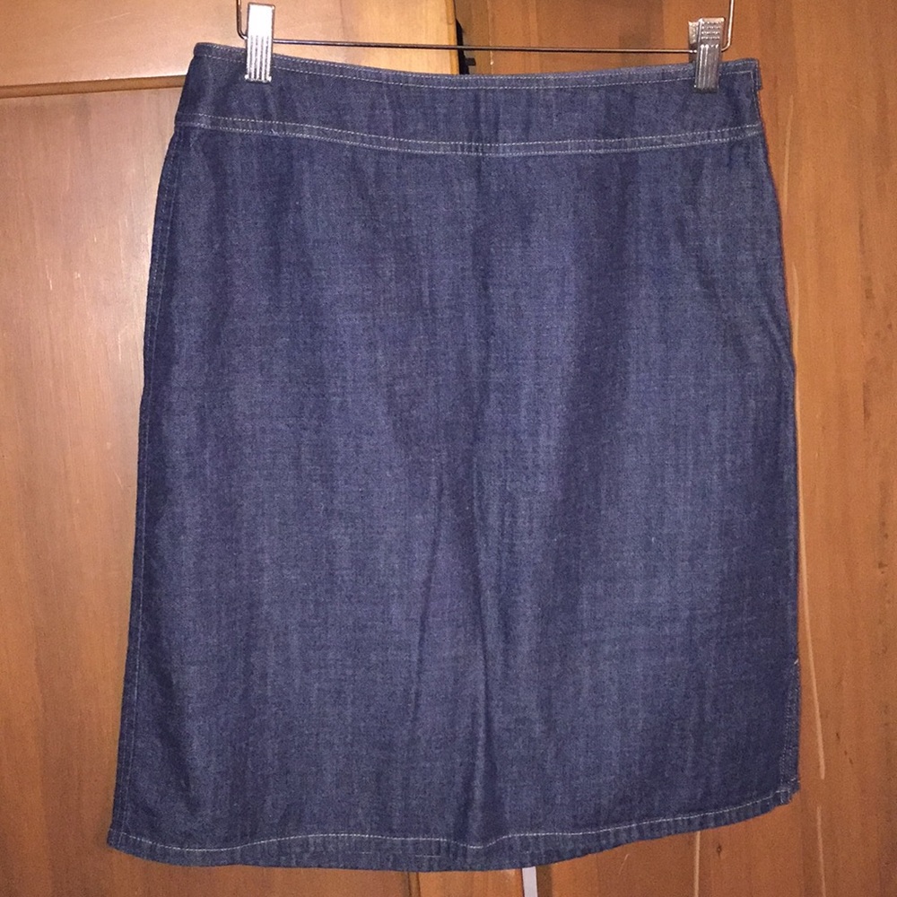 Ann Taylor denim skirt side zip pre-owned